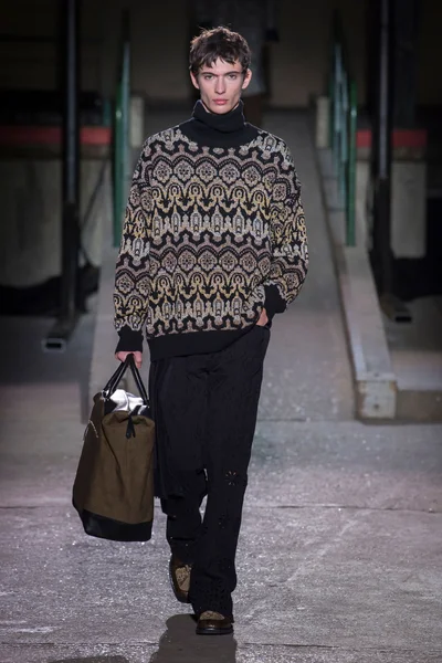 Look 27
